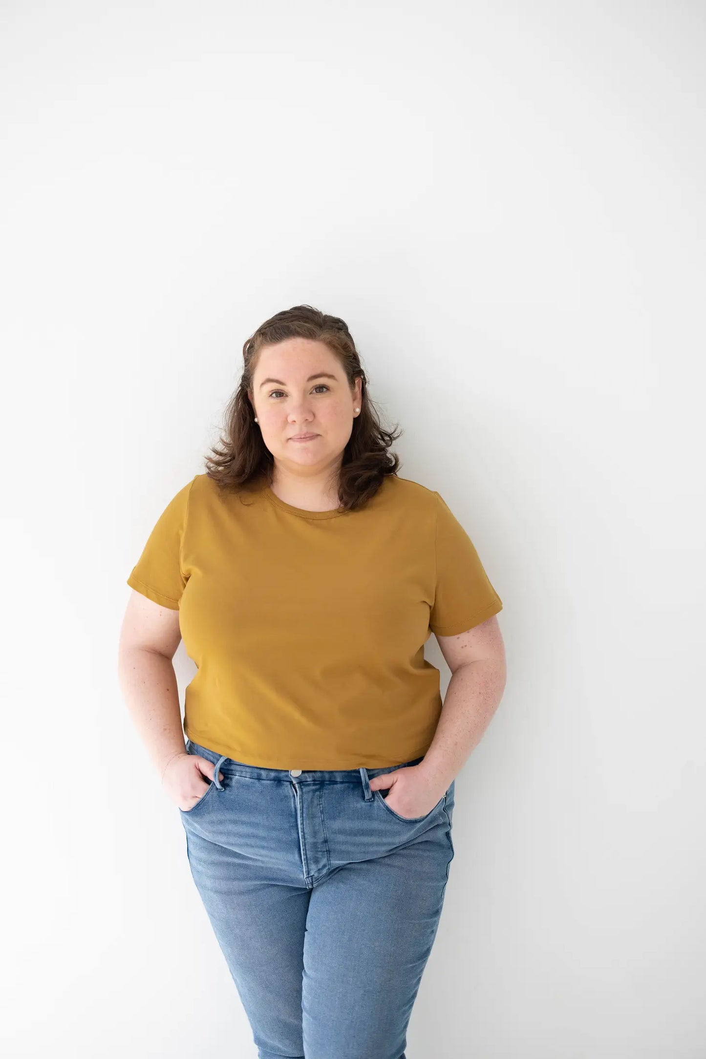 mom crop tee in almond