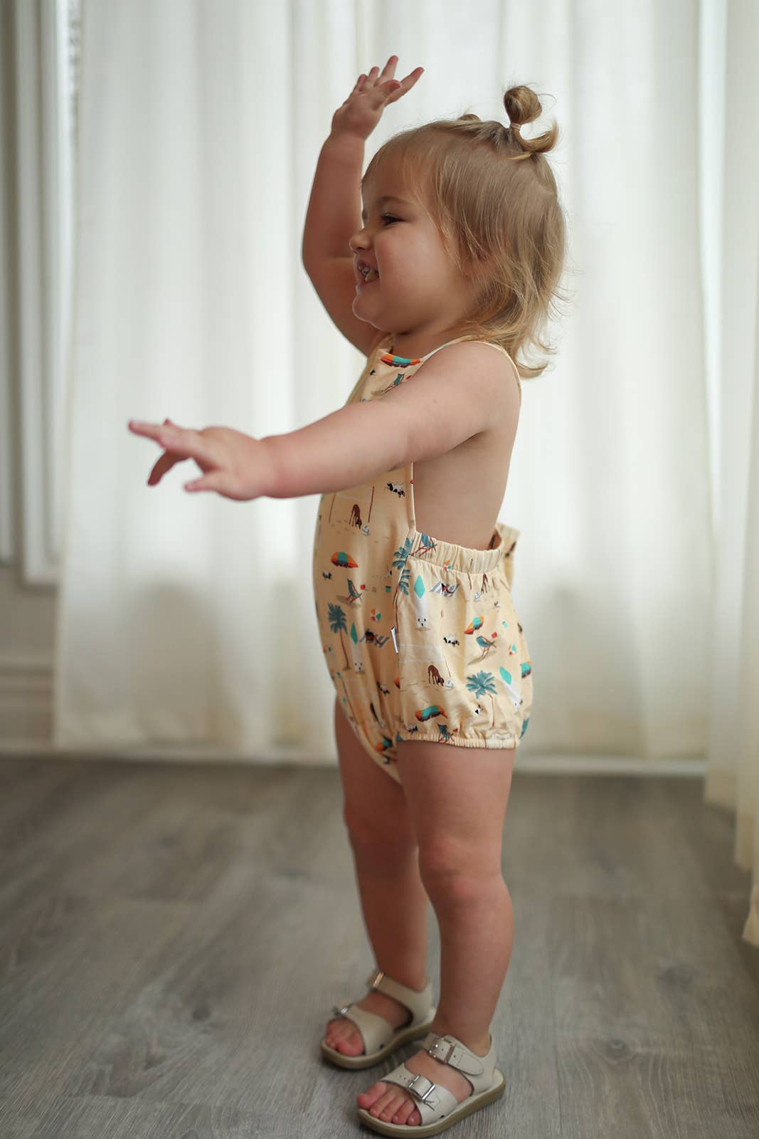 Beach Dogs Bamboo Sun Bubble with Adjustable Straps