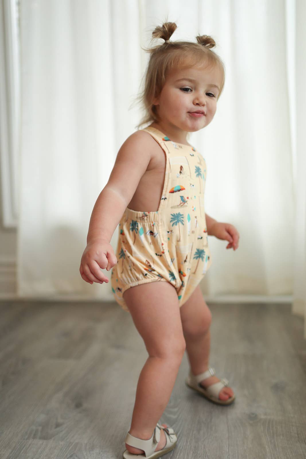 Beach Dogs Bamboo Sun Bubble with Adjustable Straps