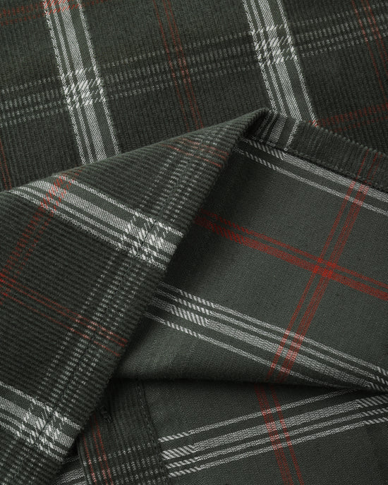 Pocketed Flannel Shirt: Holiday Plaid