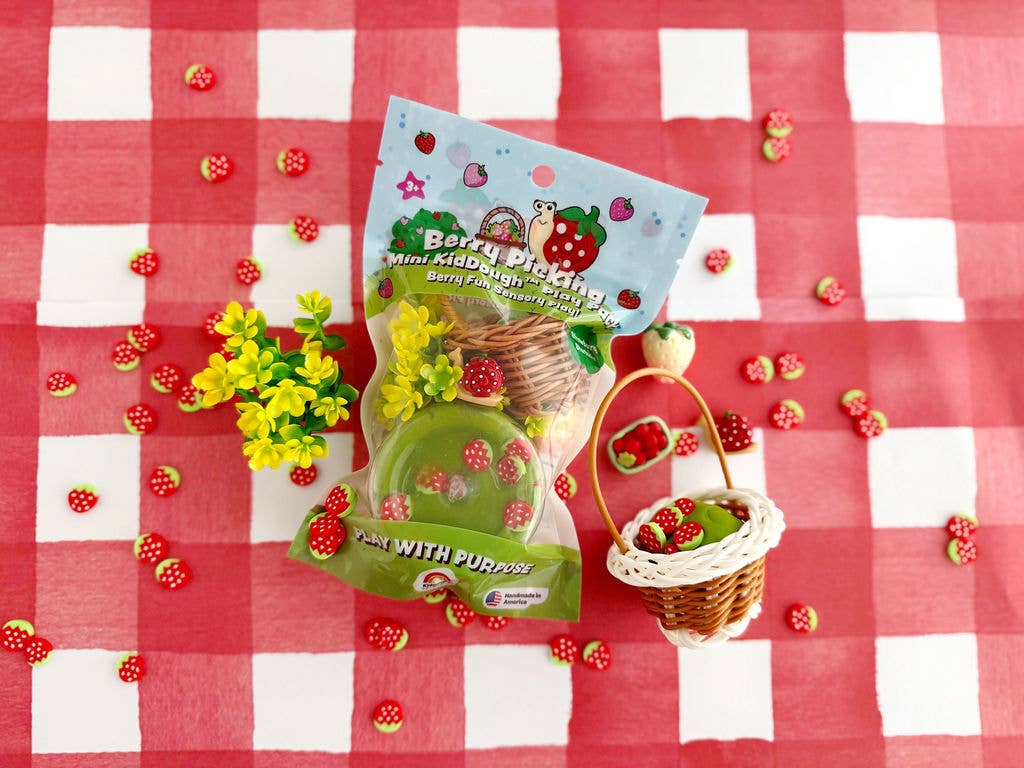 Earth Grown KidDoughs - Berry Picking Mini Play Pack - Bossy Beans