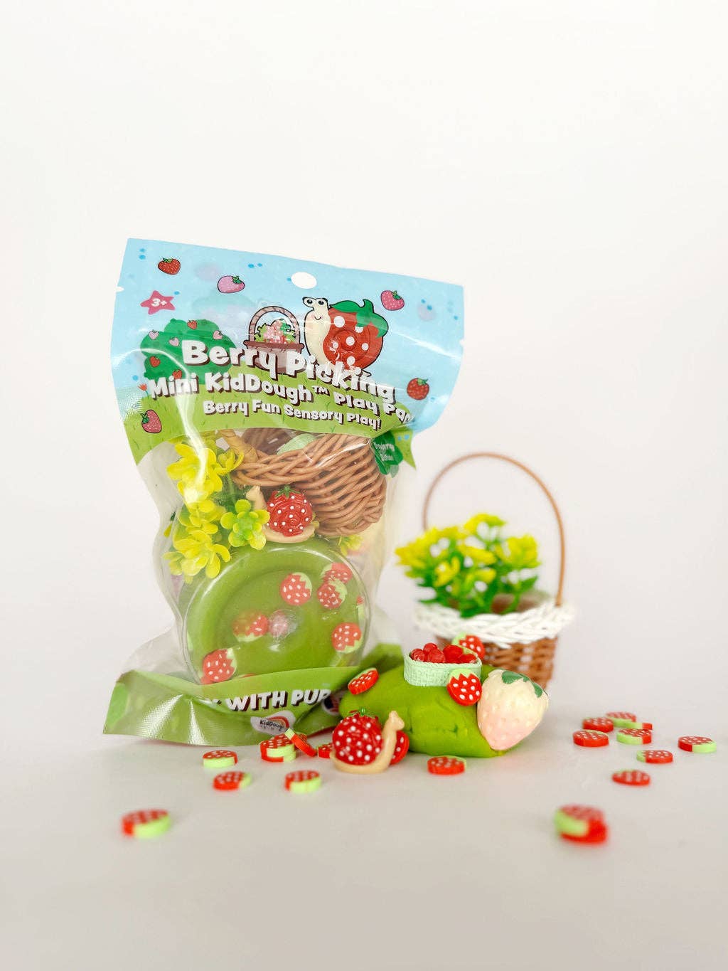 Earth Grown KidDoughs - Berry Picking Mini Play Pack - Bossy Beans