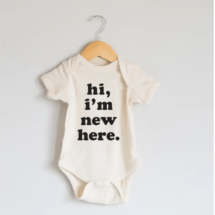"Hi, I'm New Here" Organic Cotton Baby Bodysuit - Natural - Bossy Beans