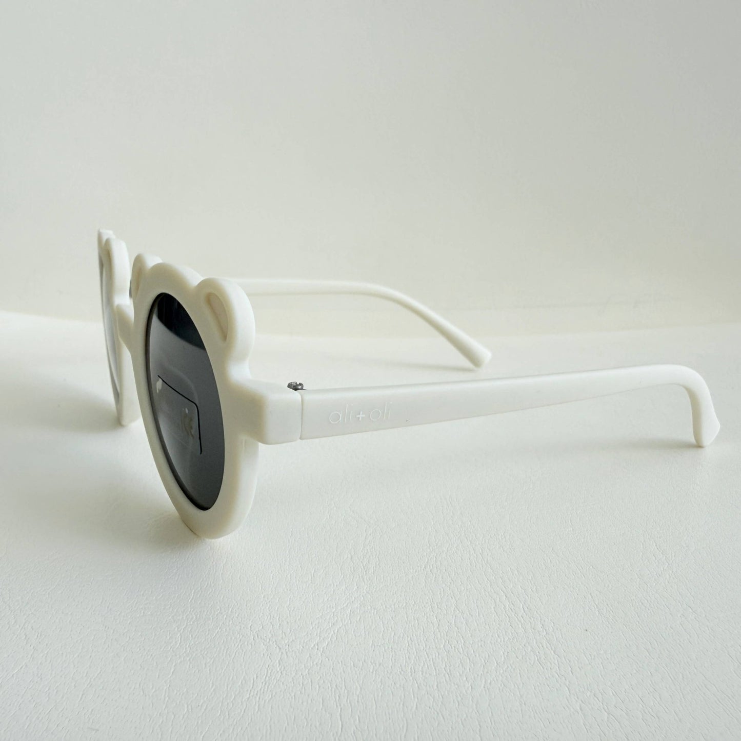 Kids Sunglasses Round (Bear Beige) - Bossy Beans