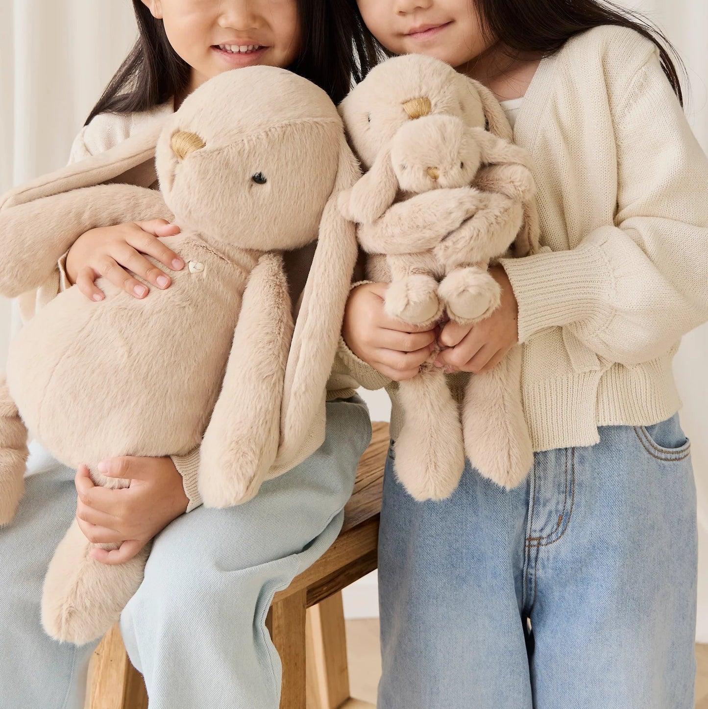 Snuggle Bunnies - Frankie the Hugging Bunny - Caramel - Bossy Beans